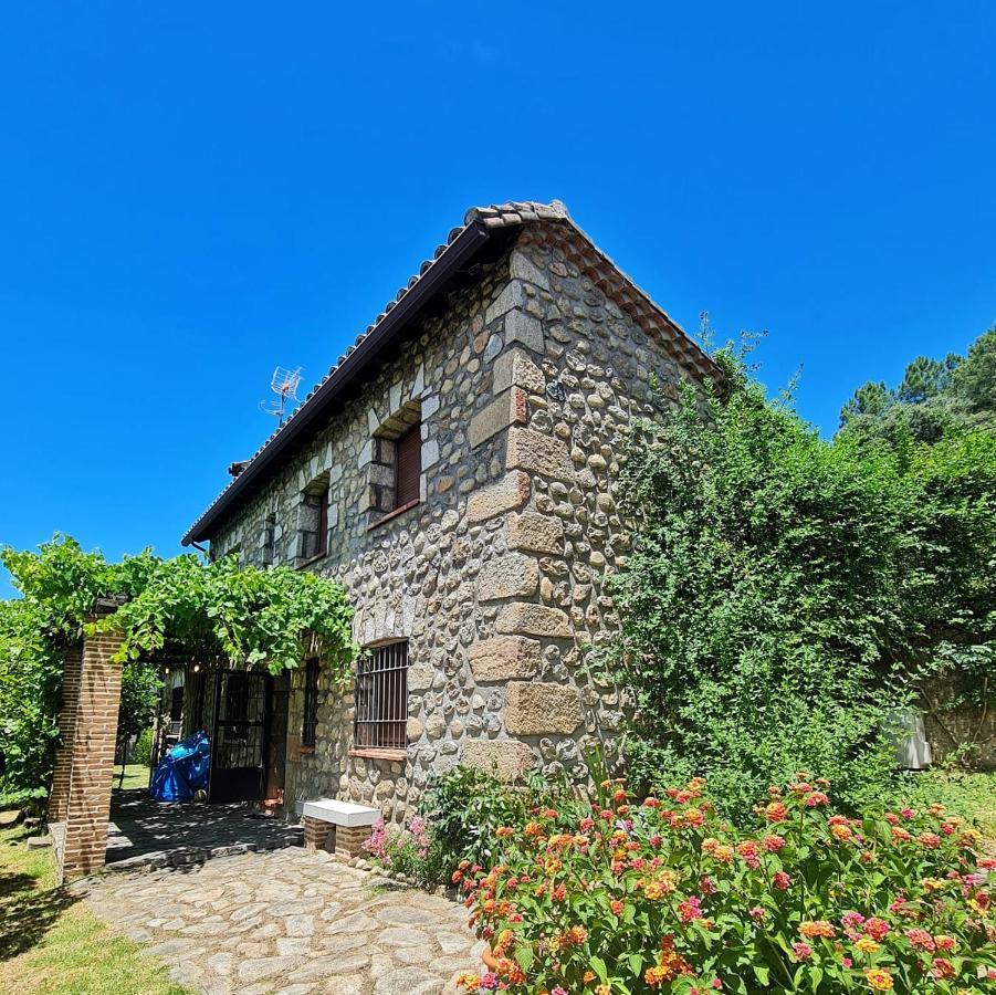 Casa Rural En Candeleda Con Piscina Y Un Maravilloso Jardin Екстер'єр фото