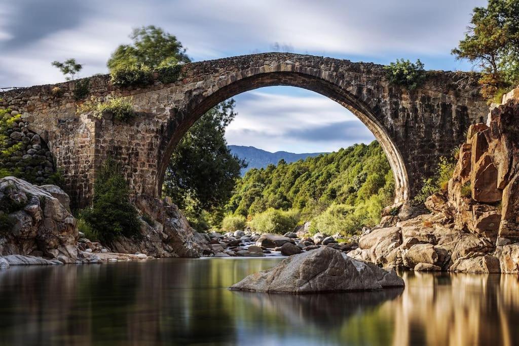 Casa Rural En Candeleda Con Piscina Y Un Maravilloso Jardin Екстер'єр фото