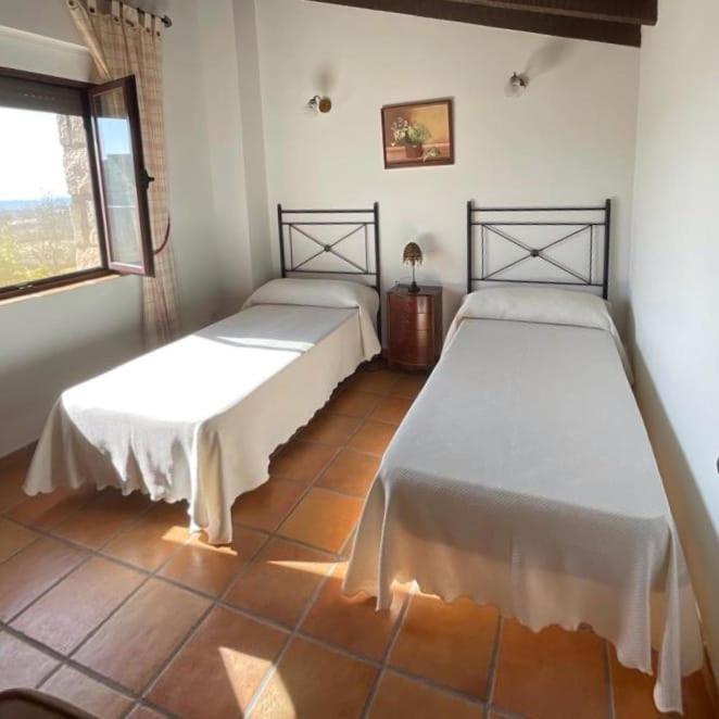 Casa Rural En Candeleda Con Piscina Y Un Maravilloso Jardin Екстер'єр фото