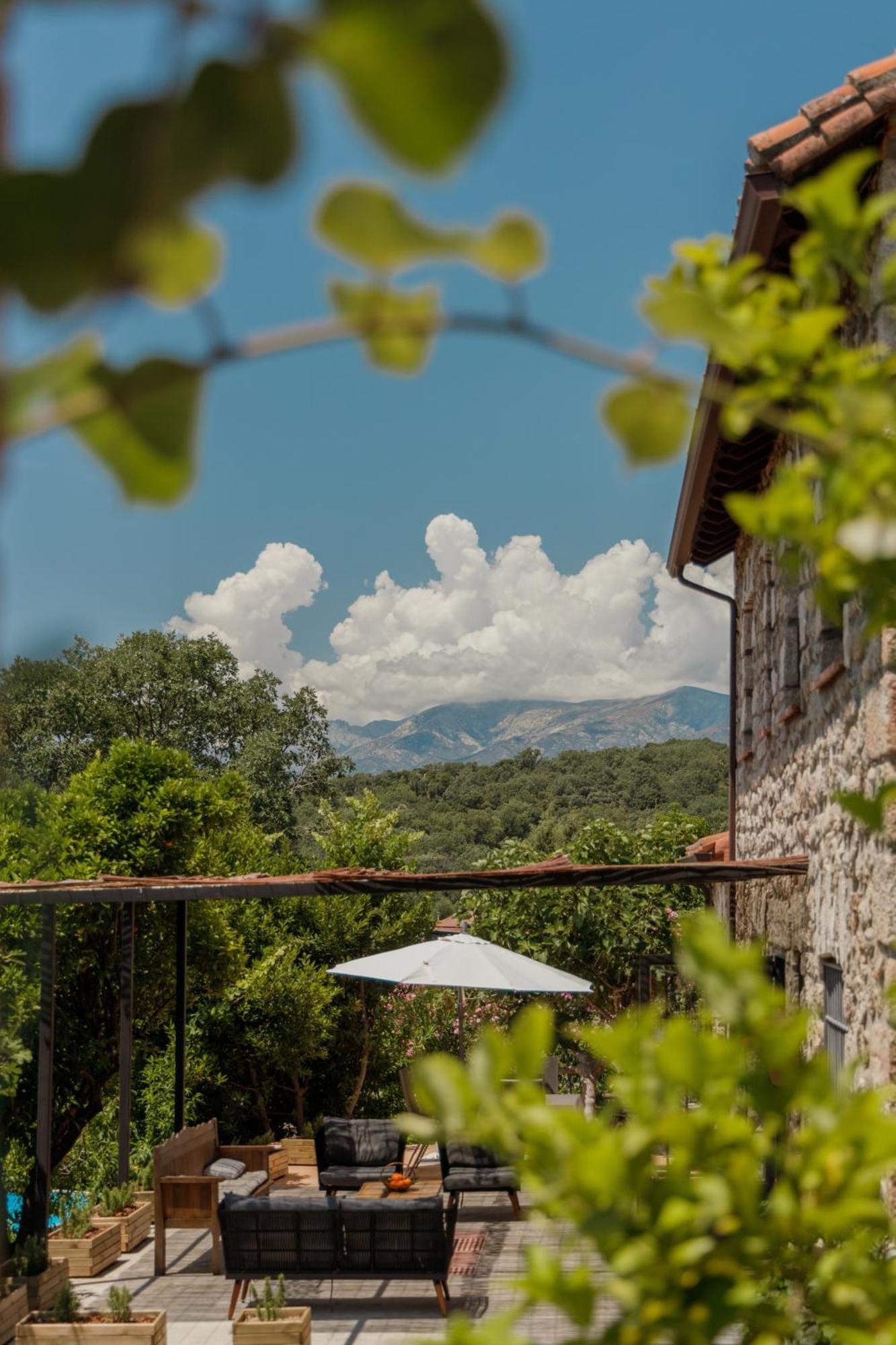 Casa Rural En Candeleda Con Piscina Y Un Maravilloso Jardin Екстер'єр фото